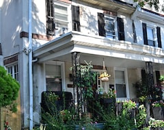Toàn bộ căn nhà/căn hộ Garden Oasis In Historic Germantown, Philadelphia (Philadelphia, Hoa Kỳ)