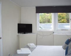 The Breadalbane Arms Room Only Hotel (Aberfeldy, United Kingdom)