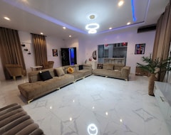 Entire House / Apartment Modern Elegance Meet Urban Luxury Apartment Comfort:your Ideal Apartment Awaits (Akure, Nigeria)