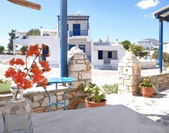 Otel Free Sun Rooms and Apartments (Logaras, Yunanistan)