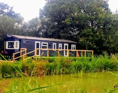 Koko talo/asunto Lillibelles Lake House (Ashford, Iso-Britannia)