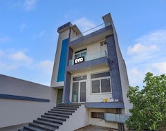 Khách sạn Oyo Dmk Hotel (Pataudi, Ấn Độ)