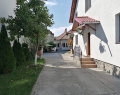 Khách sạn Pensiunea Ioana (Curtea de Arges, Romania)