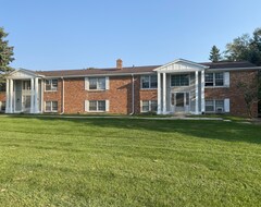 Toàn bộ căn nhà/căn hộ Newly Remodeled Glamorous And Modern Apartment (Walled Lake, Hoa Kỳ)