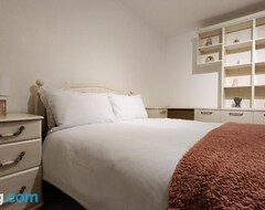 Pansiyon Elmdon House With 4 Spacious Bedrooms To Choose (Birmingham, Birleşik Krallık)