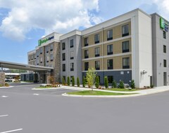 Holiday Inn Express and Suites Bryant - Benton Area, an IHG Hotel (Bryant, USA)