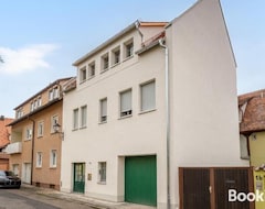 Toàn bộ căn nhà/căn hộ Namaste Homes - Ferienwohnung Mit Dachterrasse (Bad Windsheim, Đức)