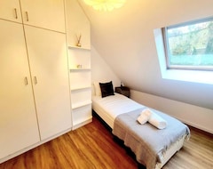 Hele huset/lejligheden New Large 2 Bedrooms With Parking (Luxembourg By, Luxembourg)