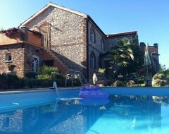 Toàn bộ căn nhà/căn hộ Villa Lucia With Tennis Court, Pool, 400M From The Beach, Internet, Pets Welcome (Funtana, Croatia)