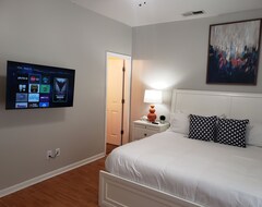 Casa/apartamento entero Shorterm/longterm/free Wifi/king Bed/home (Charlotte, EE. UU.)