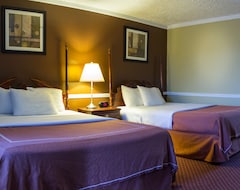 Khách sạn Village Haven Inn (Clarence, Hoa Kỳ)