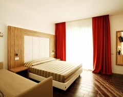 Hotel Fantasy (Riccione, İtalya)