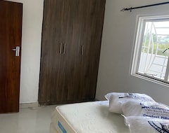 Koko talo/asunto Fully Furnished 3 Bedroom Family Sized Apartment --15 Minutes From The Airport.. (Ndola, Zambia)