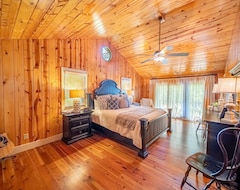 Toàn bộ căn nhà/căn hộ Luxuary Lakefront Home / 4 Br 3.5b / Sleeps 10 Comfortably (Lakemont, Hoa Kỳ)