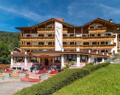 Khách sạn Hotel Bellavista (Pinzolo, Ý)