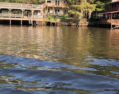 Entire House / Apartment Cypress Chalet ~ Caddo Lake Cabins (Oil City, USA)