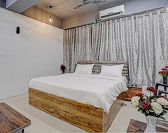 Khách sạn Oyo Hotel Apple (Ahmedabad, Ấn Độ)