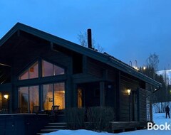 Entire House / Apartment Villa Pohjoistuuli - 5+1 Henkilolle, Luoteis-himos Ski-in/out 56m2 + 11m2 (Jämsä, Finland)