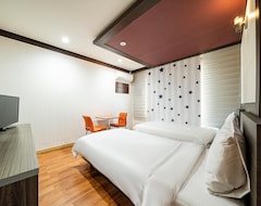 Hotel Motel Four Season Gangneung (Gangneung, Južna Koreja)