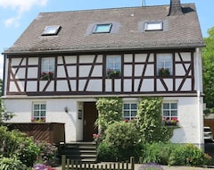Toàn bộ căn nhà/căn hộ Holiday Apartment In The Hunsrück Farmhouse Family Friendly Pets Wifi (Irmenach, Đức)