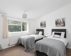 Cijela kuća/apartman Skyvillion - Lush 2 Bed Hydean Way House + Garden (Stevenage, Ujedinjeno Kraljevstvo)