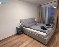 Tüm Ev/Apart Daire 2 Room Apartment, Balcony, New Building, 201 (Senec, Slovakya)