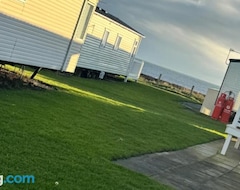 Entire House / Apartment Bayview Bliss - Luxury Holiday Caravan - Northumberland (Newbiggin-by-the-Sea, United Kingdom)