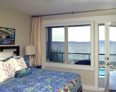 Toàn bộ căn nhà/căn hộ Luxurious Beachfront Condo - Ultimate Unobstructed Views (Nanaimo, Canada)