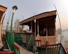 Khách sạn Houseboat Princess Margarette (Srinagar, Ấn Độ)
