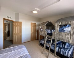 Cijela kuća/apartman Sandy Toes Retreat:(stephenson, Mi) Sleeps 7, Beachfront On Lake Michigan (Cedar River, Sjedinjene Američke Države)