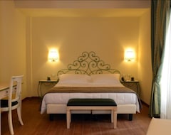 Hotelli Hotel Borgo Antico (Como, Italia)
