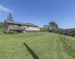 Toàn bộ căn nhà/căn hộ Rolling Hills Retreat - Otaua Holiday Home (Waiuku, New Zealand)
