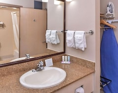 Hotel Relax And Unwind! 4 Comfortable Units, Free Breakfast, Walk To Convention Center (South San Francisco, USA)