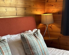 Hele huset/lejligheden Premium Woodland Lodge With Hot Tub And Woodburner (Pitlochry, Storbritannien)