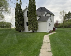 Entire House / Apartment Private, Relaxing, 2 Story Country Home (Wadena, USA)