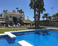 Koko talo/asunto A Wonderful Window To The Sea With A Terrace, Swimming Pool And Free Wifi (Vélez-Málaga, Espanja)