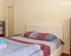 Entire House / Apartment 53 Vulitsia Danila Shcherbakivskogo (Kiev, Ukraine)