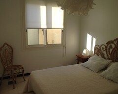 Tüm Ev/Apart Daire Nice Apartment, With Terrace, 55 M2 For 4 To 6 People, Located On The Ground Floor (Narbonne, Fransa)