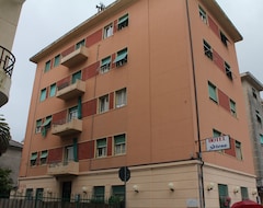 Khách sạn Serena (Varazze, Ý)