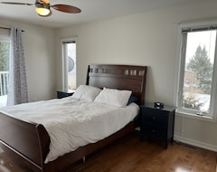 Hele huset/lejligheden Inviting 1 Bedroom Fully Furnished Smoke-free Guest House (St. Albert, Canada)