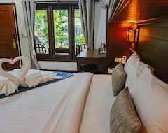 Meet Holiday Hotel (Rawai Beach, Thailand)