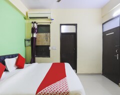 Hotel Oyo 75409 Pluto Residency (Kolkata, India)
