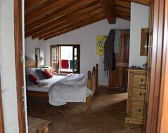 Toàn bộ căn nhà/căn hộ Tuscan Farmhouse, sleeps 11. 10m. pool in National Park. Free unlimited WiFi (Fabbriche di Vallico, Ý)