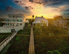 Hotel Oceanfront Master Suite (Crescent Beach, USA)