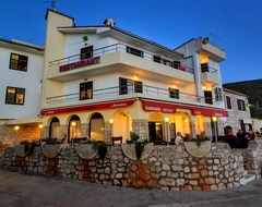 Hotel Timun (Jelsa, Croacia)