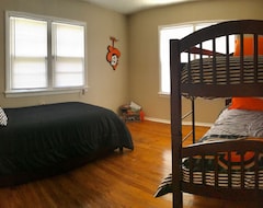 Entire House / Apartment The Water House-sleeps 10-1 Mile To Boone Pickens (Stillwater, USA)