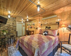 Toàn bộ căn nhà/căn hộ New! Alpine Adventures: Log Cabin W/ Deck & Views! (Alpine, Hoa Kỳ)