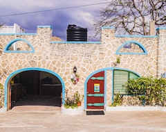 Hotel Blue Cave Castle (Negril, Jamaica)