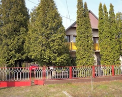 Toàn bộ căn nhà/căn hộ Holiday House With Garden And Garden Shower (Balatonkeresztur, Hungary)