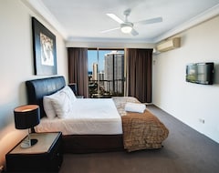 Khách sạn Contessa Holiday Apartments (Main Beach, Úc)